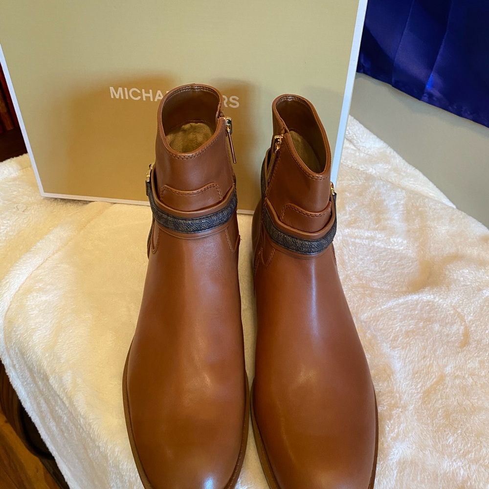 Michael Kors Mindy Leather and Signature Logo Trim Boot - Picture 6 of 9